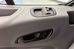 valkoinen Ford Transit 2015 kuva 17.