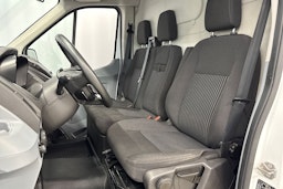 valkoinen Ford Transit 2015 kuva 18.