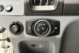 valkoinen Ford Transit 2015 kuva 11.