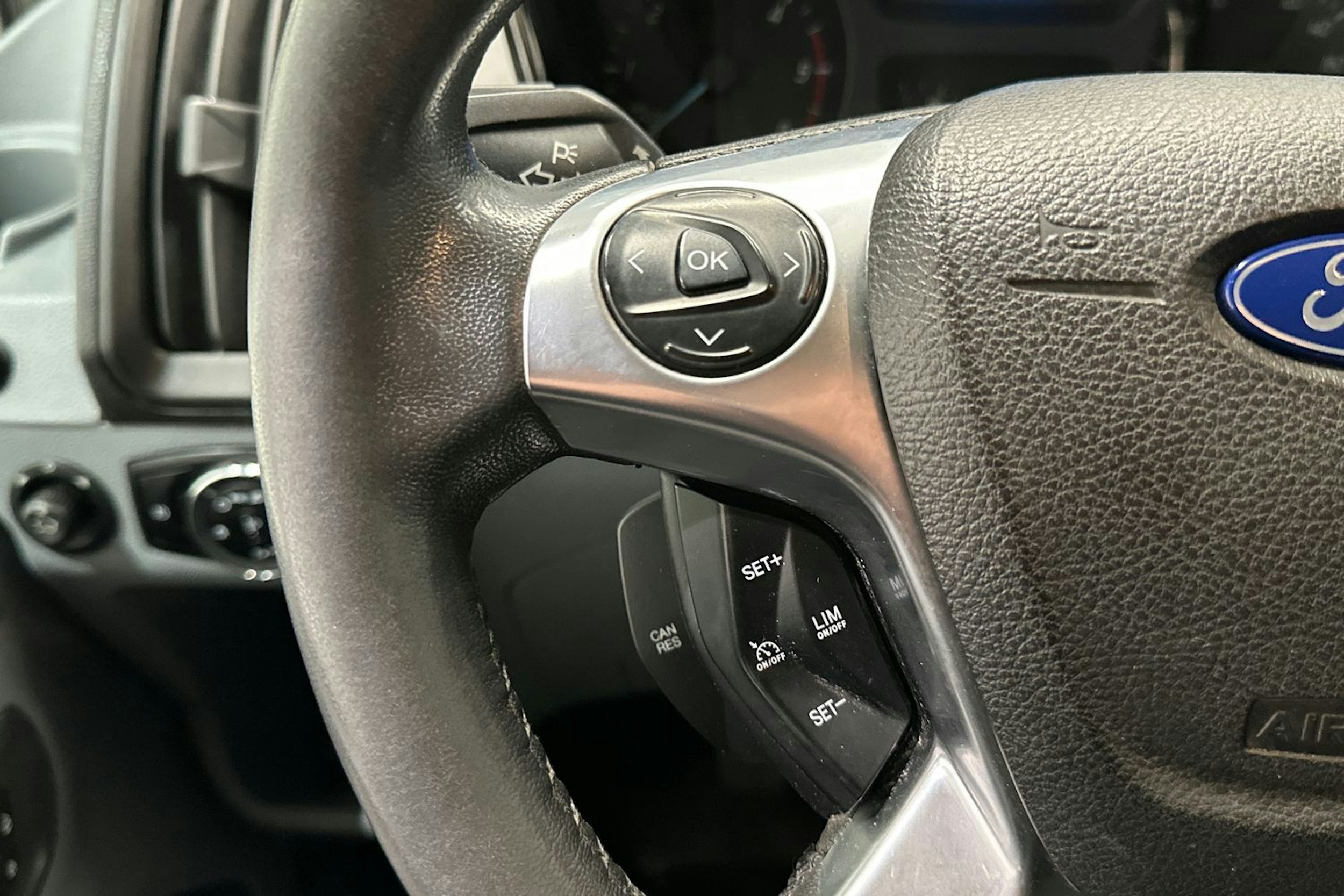 valkoinen Ford Transit 2015 kuva 12.