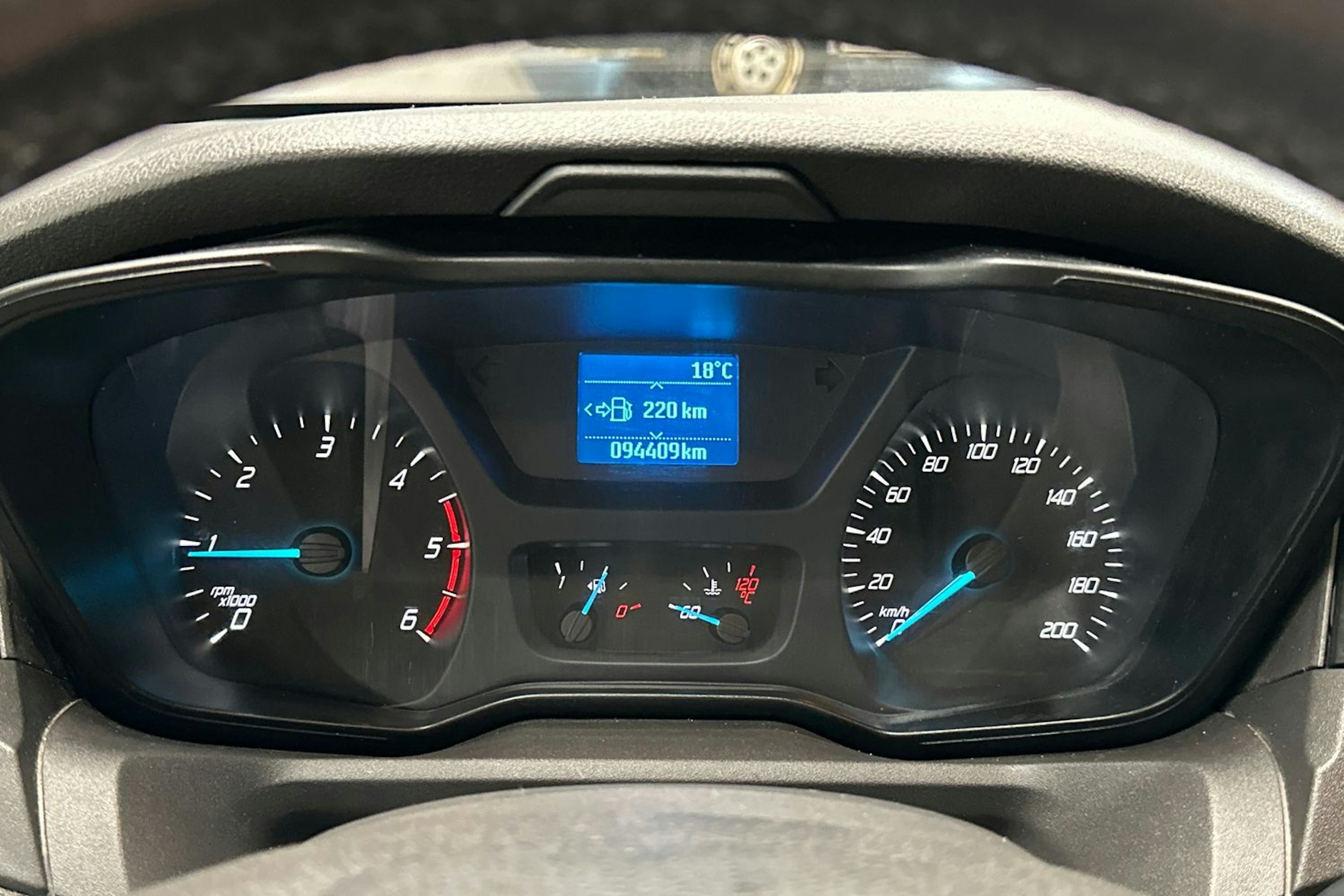 valkoinen Ford Transit 2015 kuva 15.