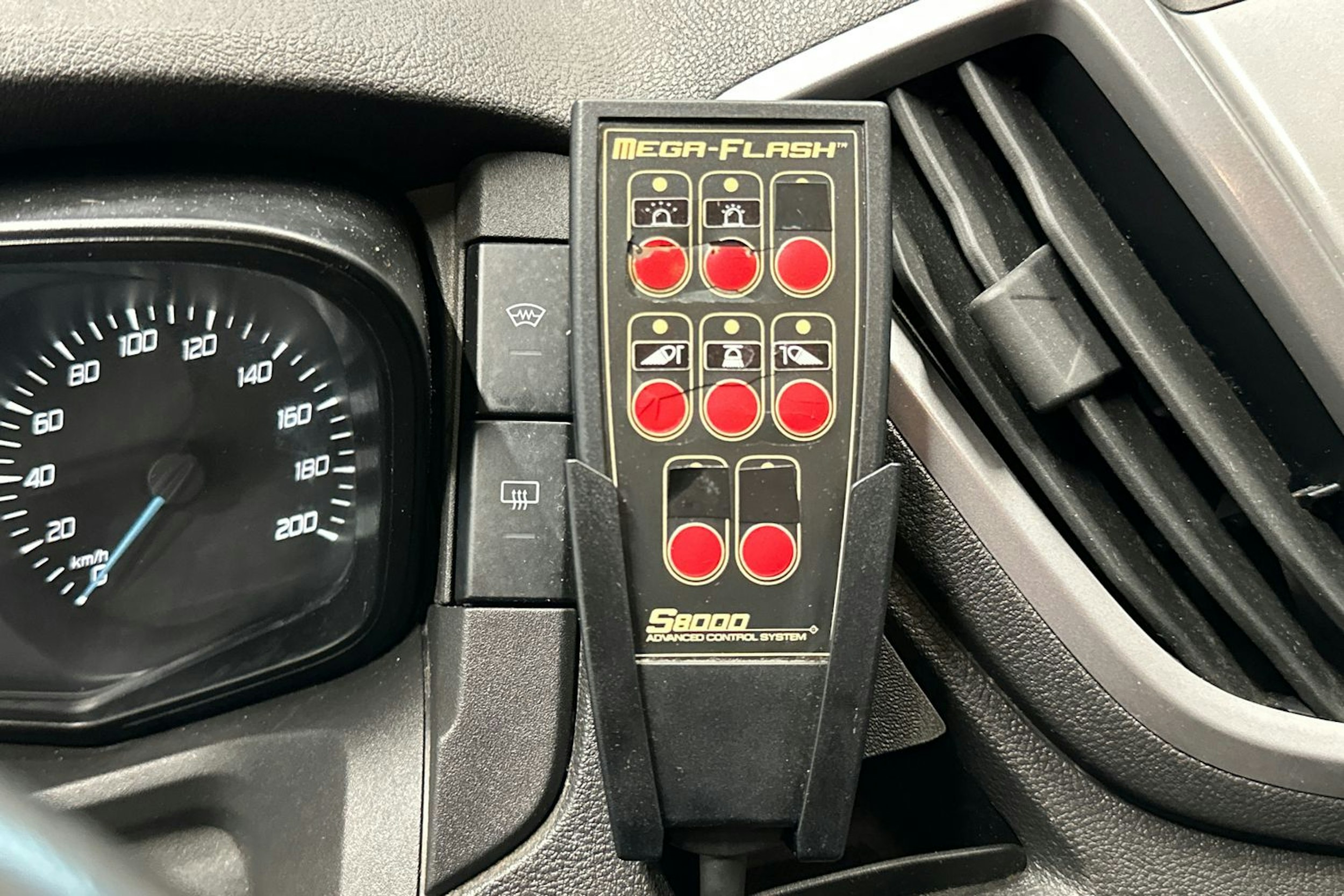 valkoinen Ford Transit 2015 kuva 19.