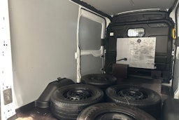 valkoinen Ford Transit 2015 kuva 28.