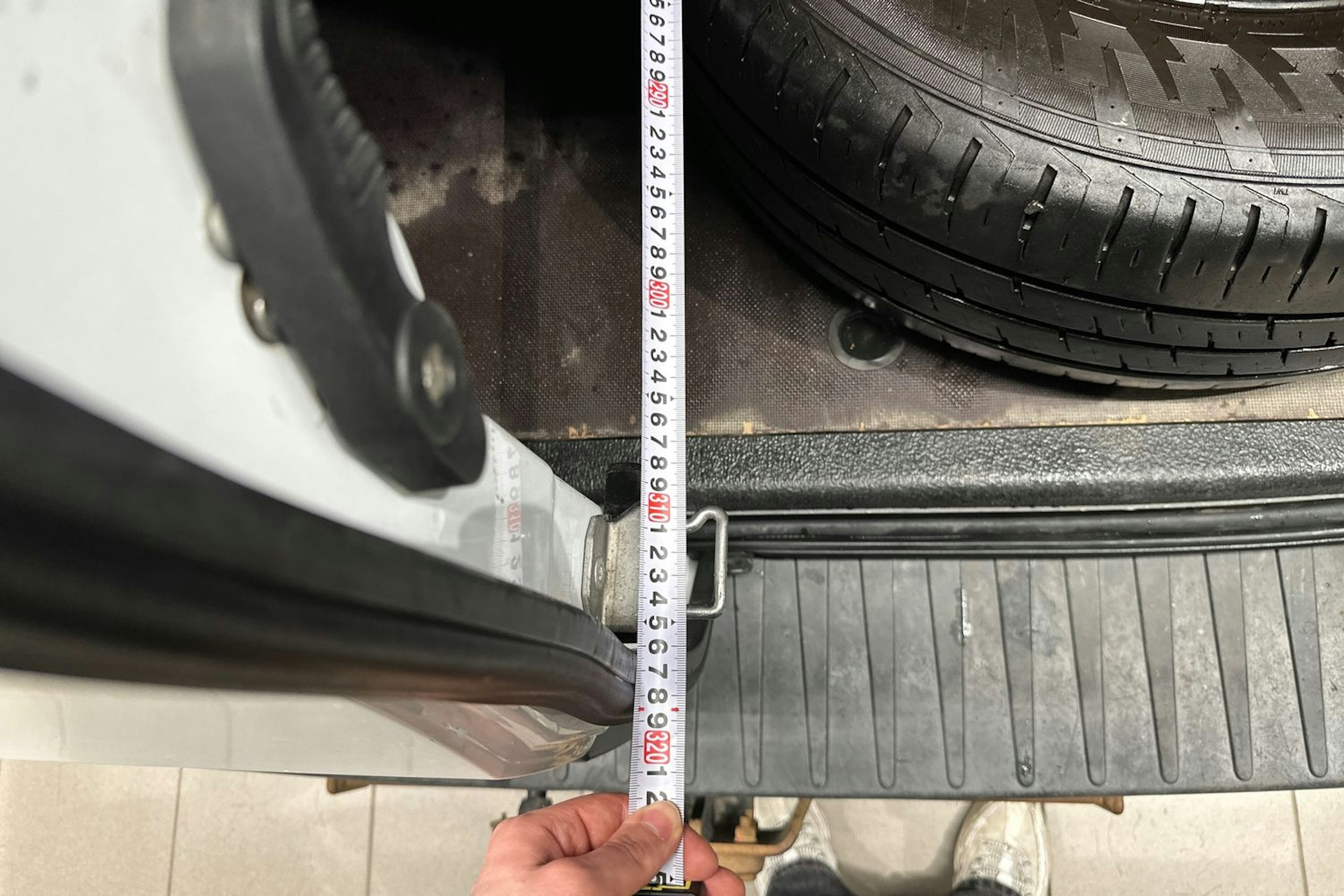 valkoinen Ford Transit 2015 kuva 32.