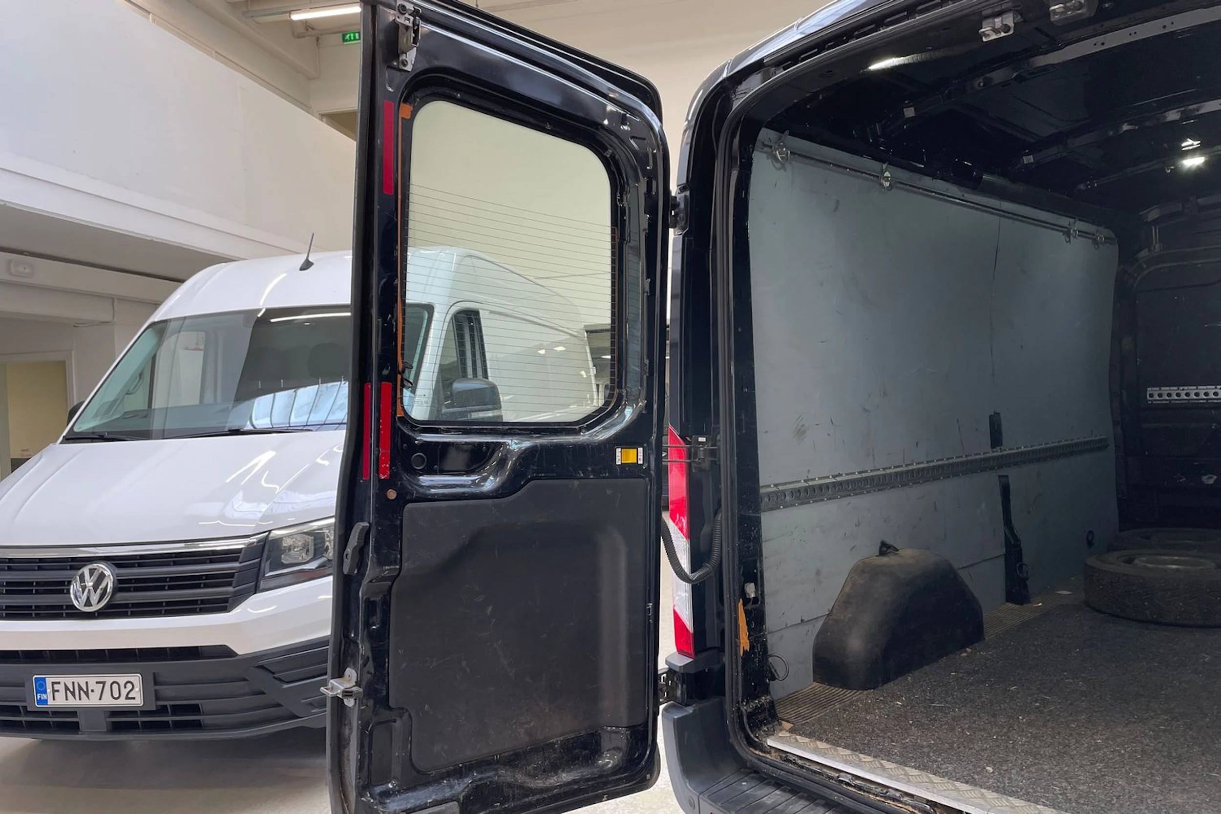 musta Ford Transit 2015 kuva 12.