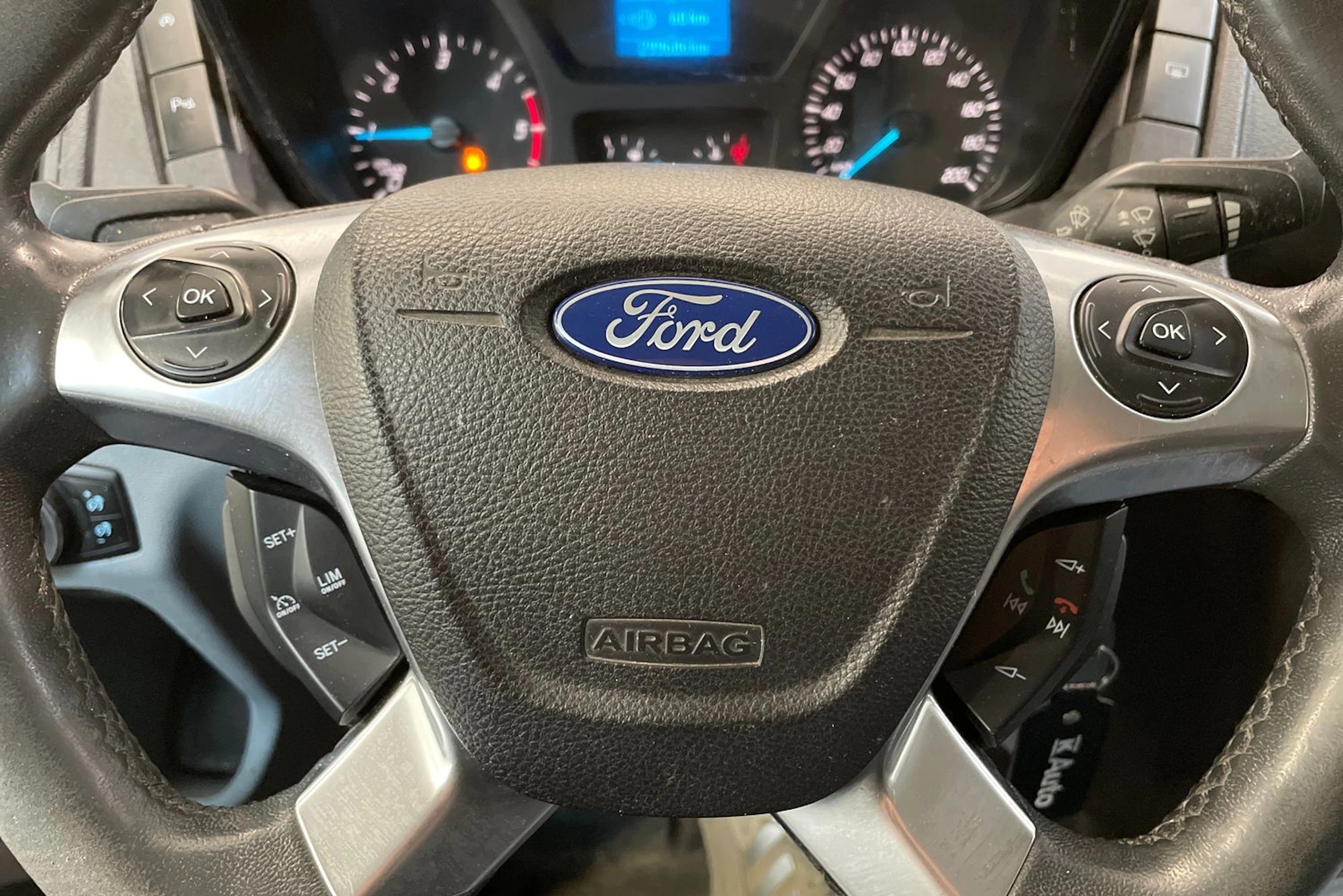 musta Ford Transit 2015 kuva 32.