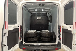 valkoinen Ford Transit 2015 kuva 14.