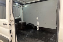 valkoinen Ford Transit 2015 kuva 17.