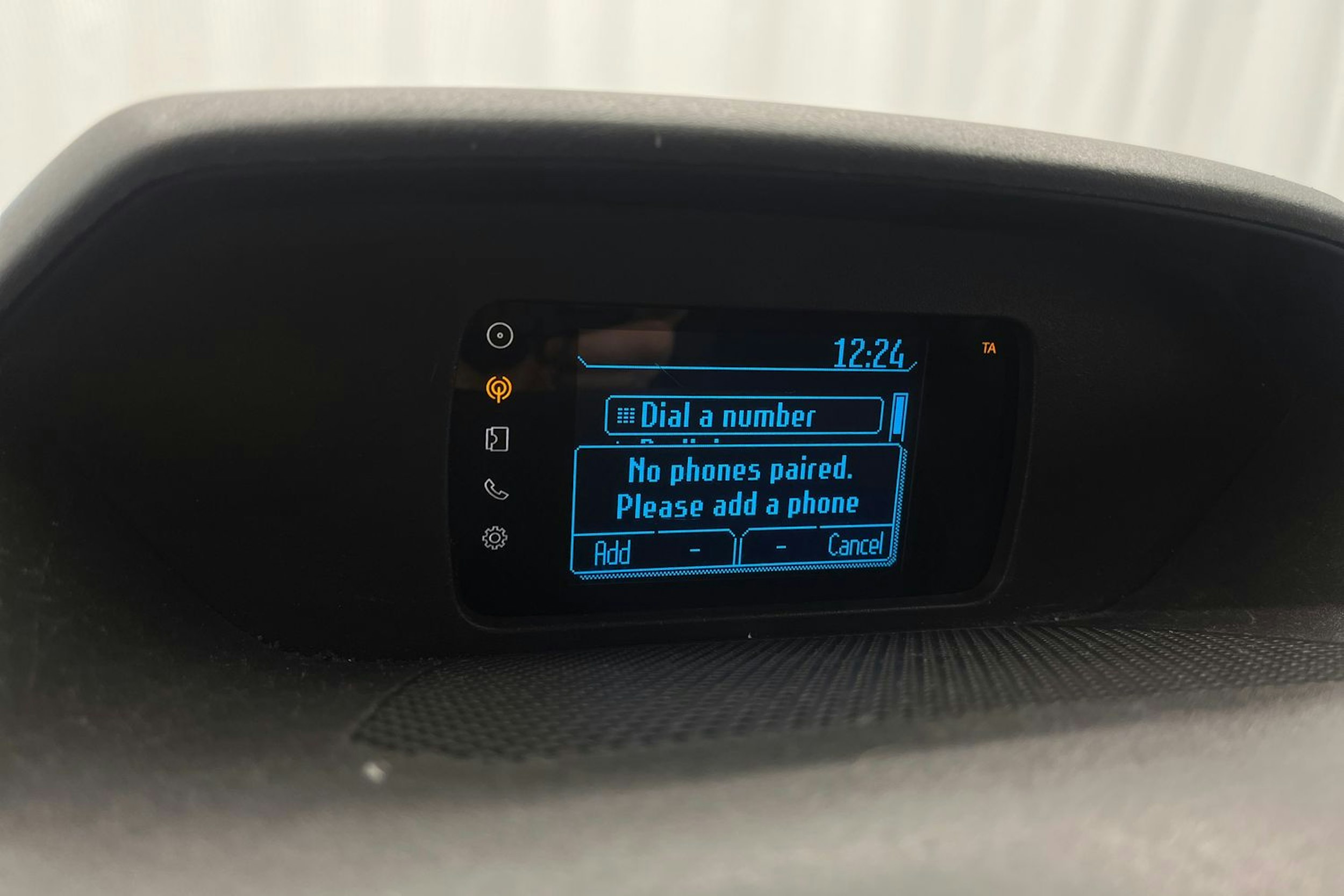valkoinen Ford Transit 2015 kuva 28.