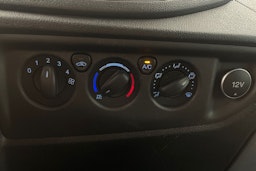 valkoinen Ford Transit 2015 kuva 31.