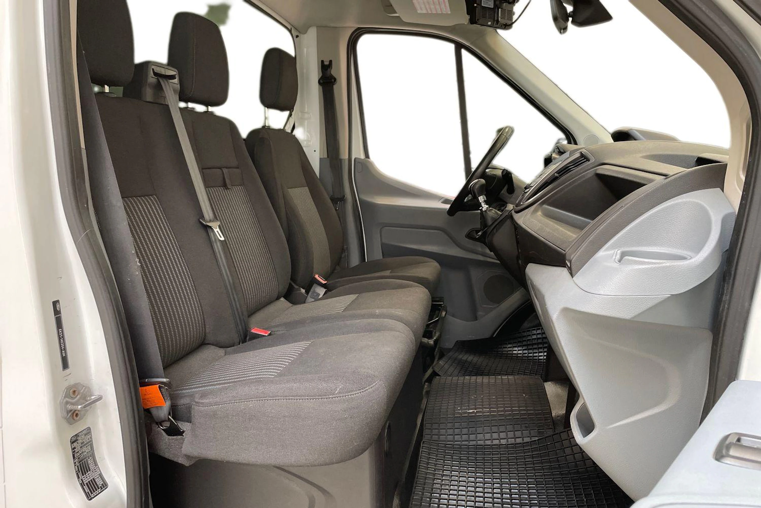 valkoinen Ford Transit 2015 kuva 11.