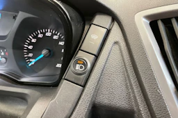 valkoinen Ford Transit 2015 kuva 30.