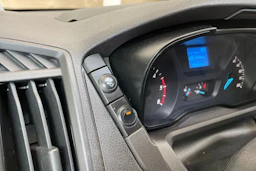 valkoinen Ford Transit 2015 kuva 31.