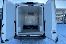 valkoinen Ford Transit 2015 kuva 3.