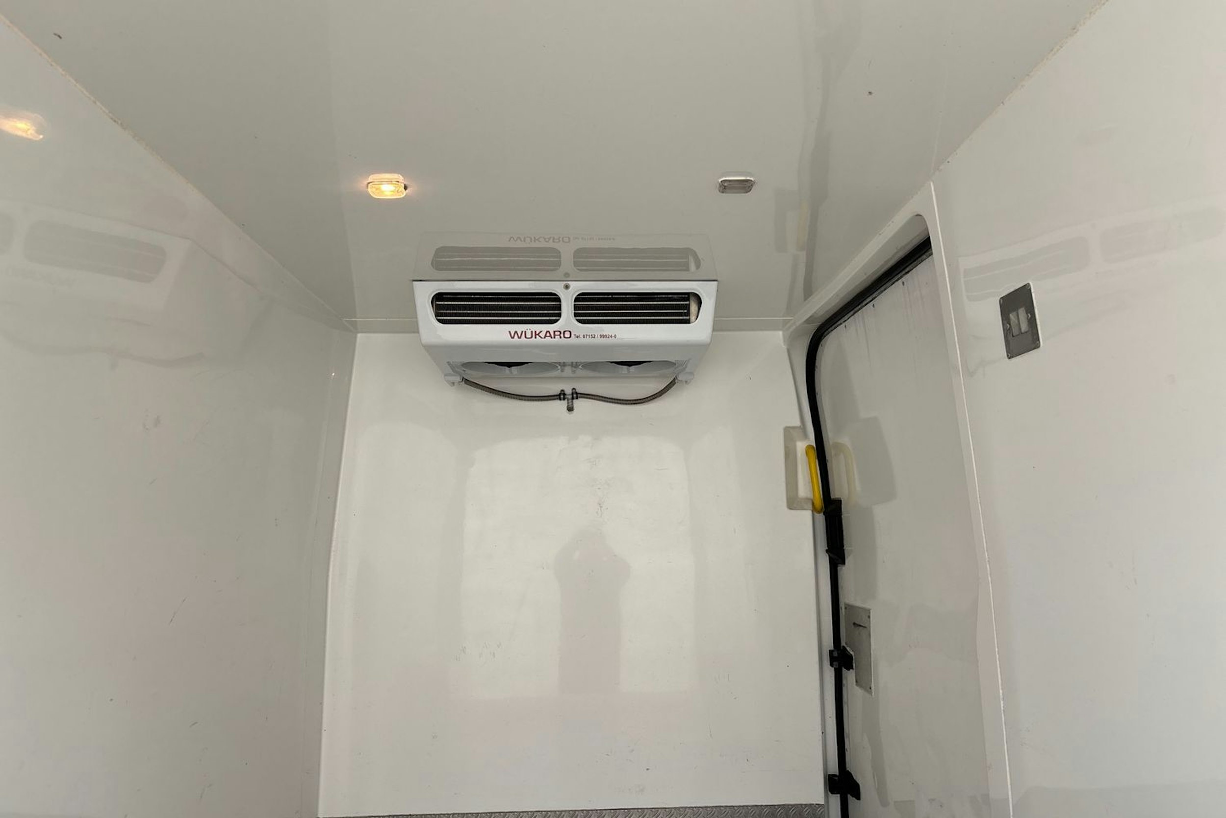 valkoinen Ford Transit 2015 kuva 15.