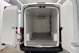 valkoinen Ford Transit 2015 kuva 16.