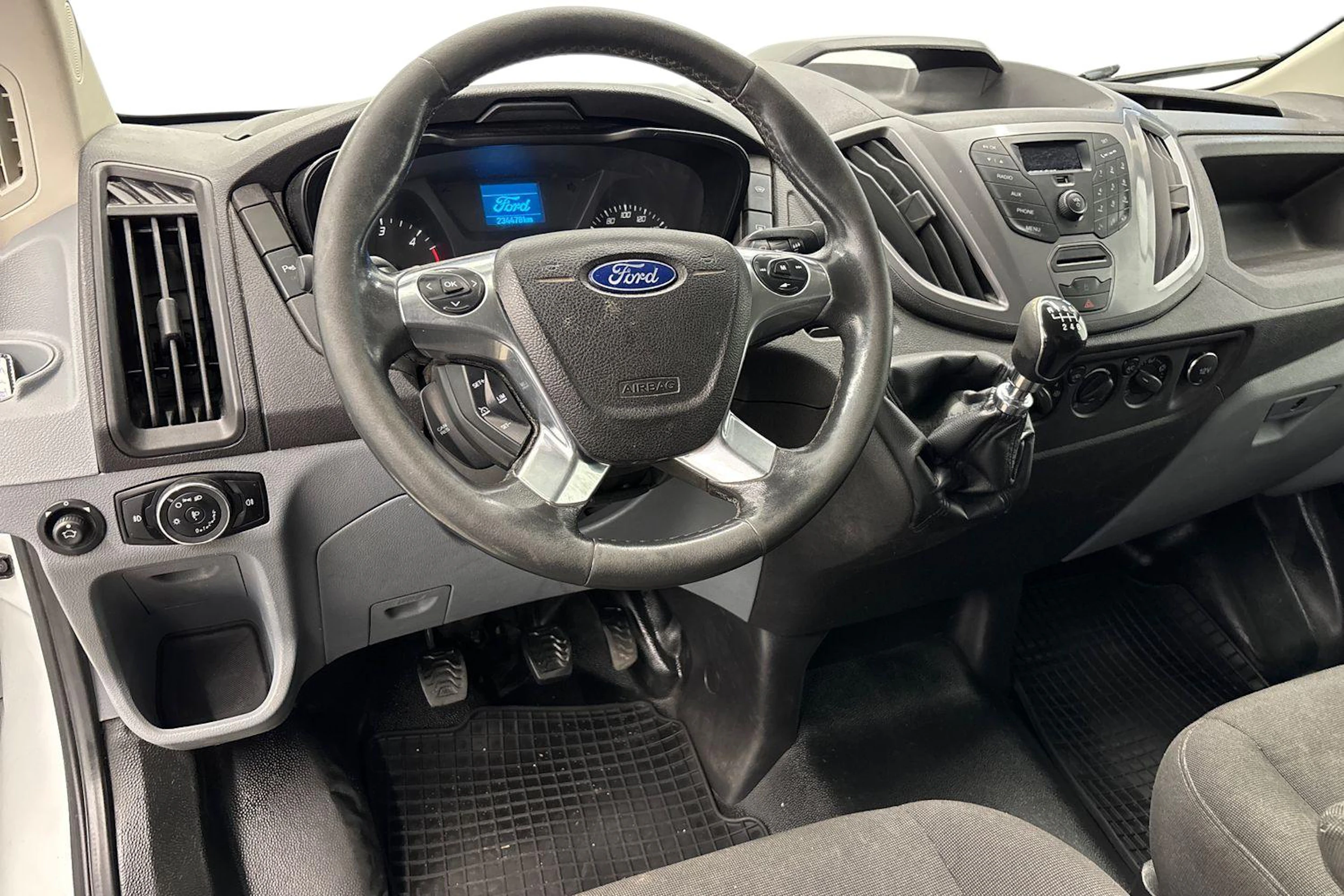 Valkoinen Ford TRANSIT 2015 kuva 9.