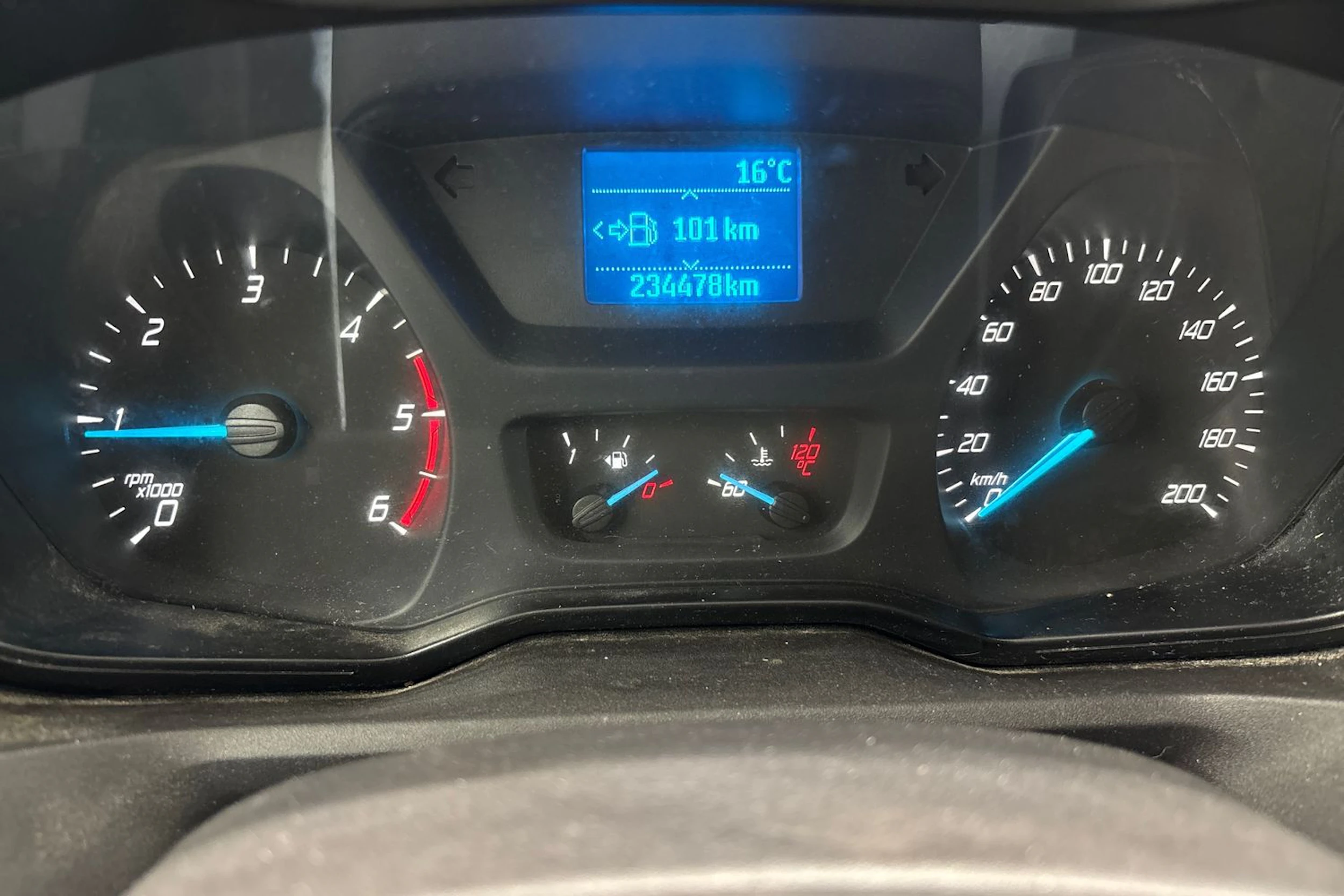 Valkoinen Ford TRANSIT 2015 kuva 13.