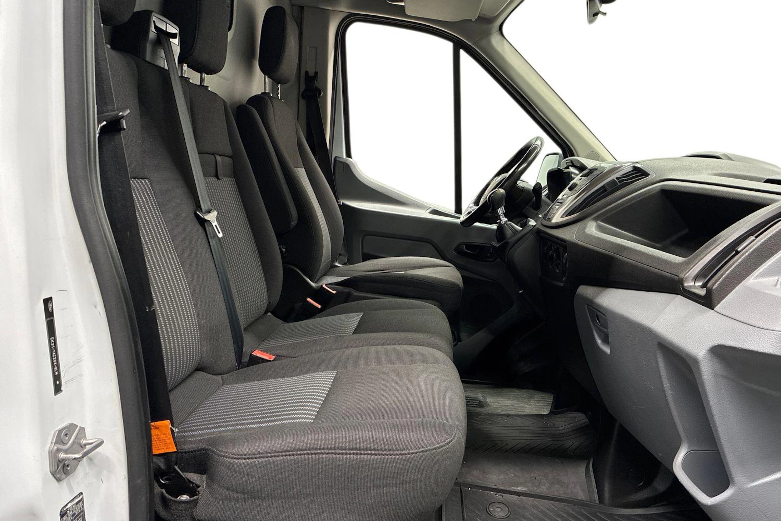 valkoinen Ford Transit 2016 kuva 11.