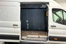 valkoinen Ford Transit 2016 kuva 20.