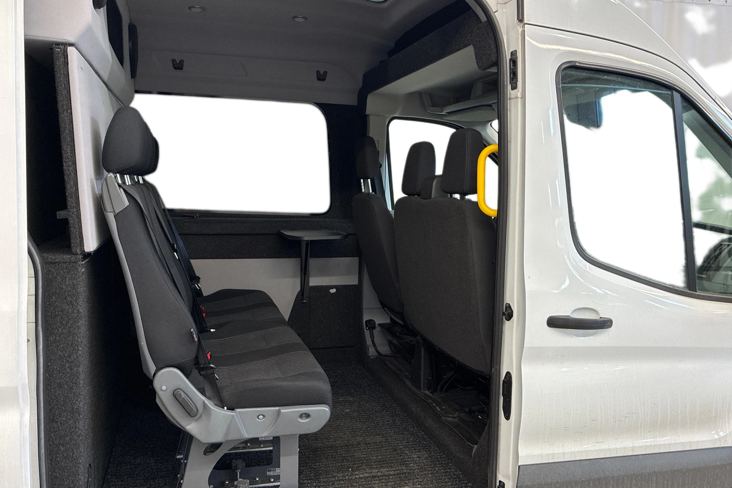 valkoinen Ford Transit 2016 kuva 3.
