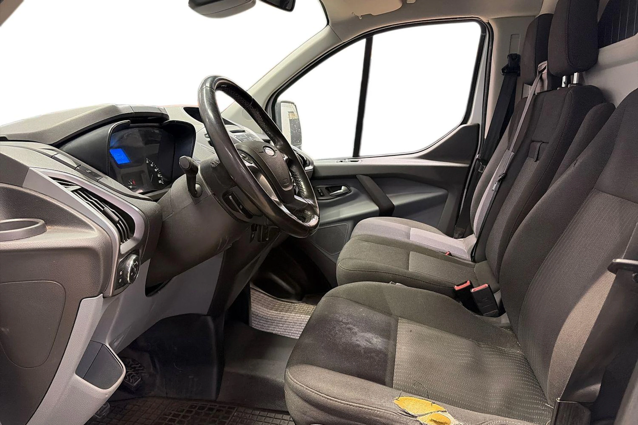 valkoinen Ford Transit 2016 kuva 3.