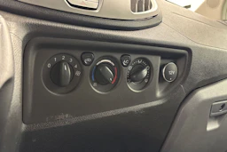 valkoinen Ford Transit 2016 kuva 19.
