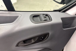 valkoinen Ford Transit 2016 kuva 21.