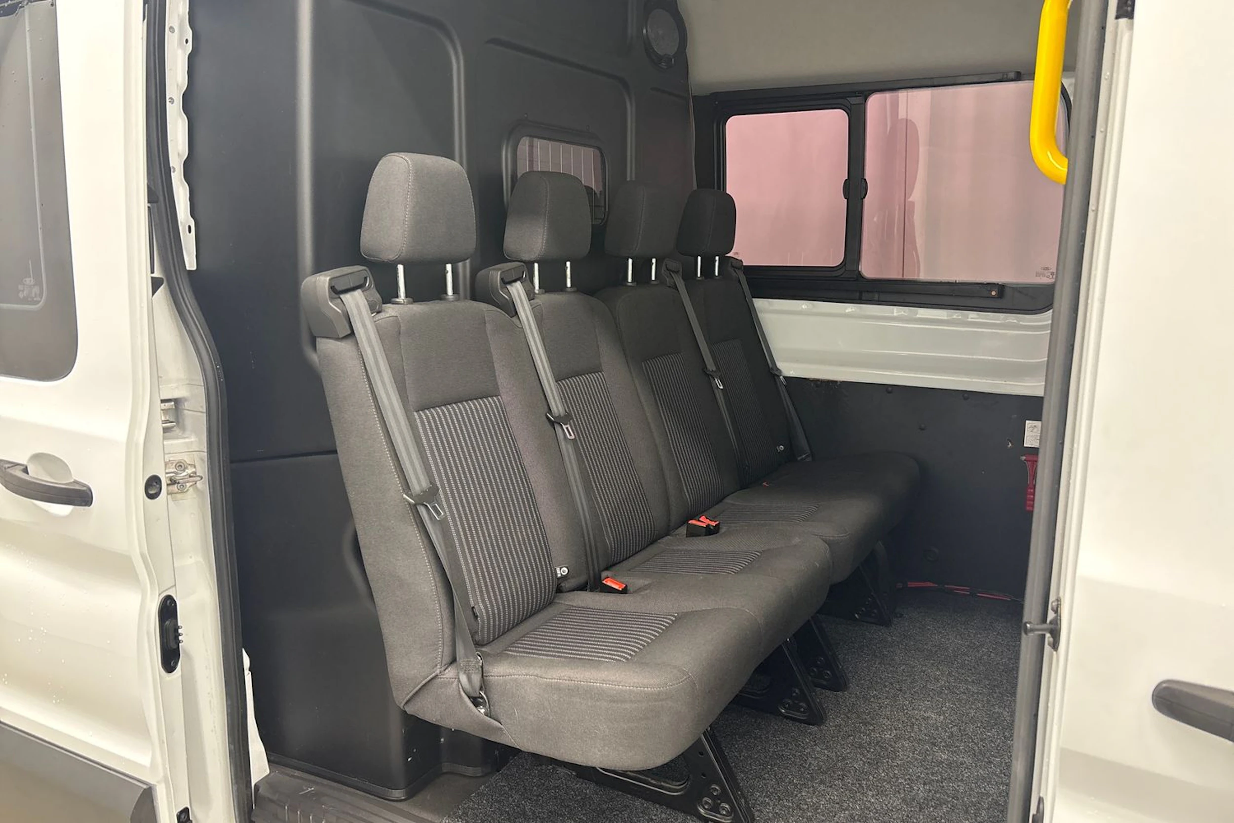valkoinen Ford Transit 2016 kuva 24.