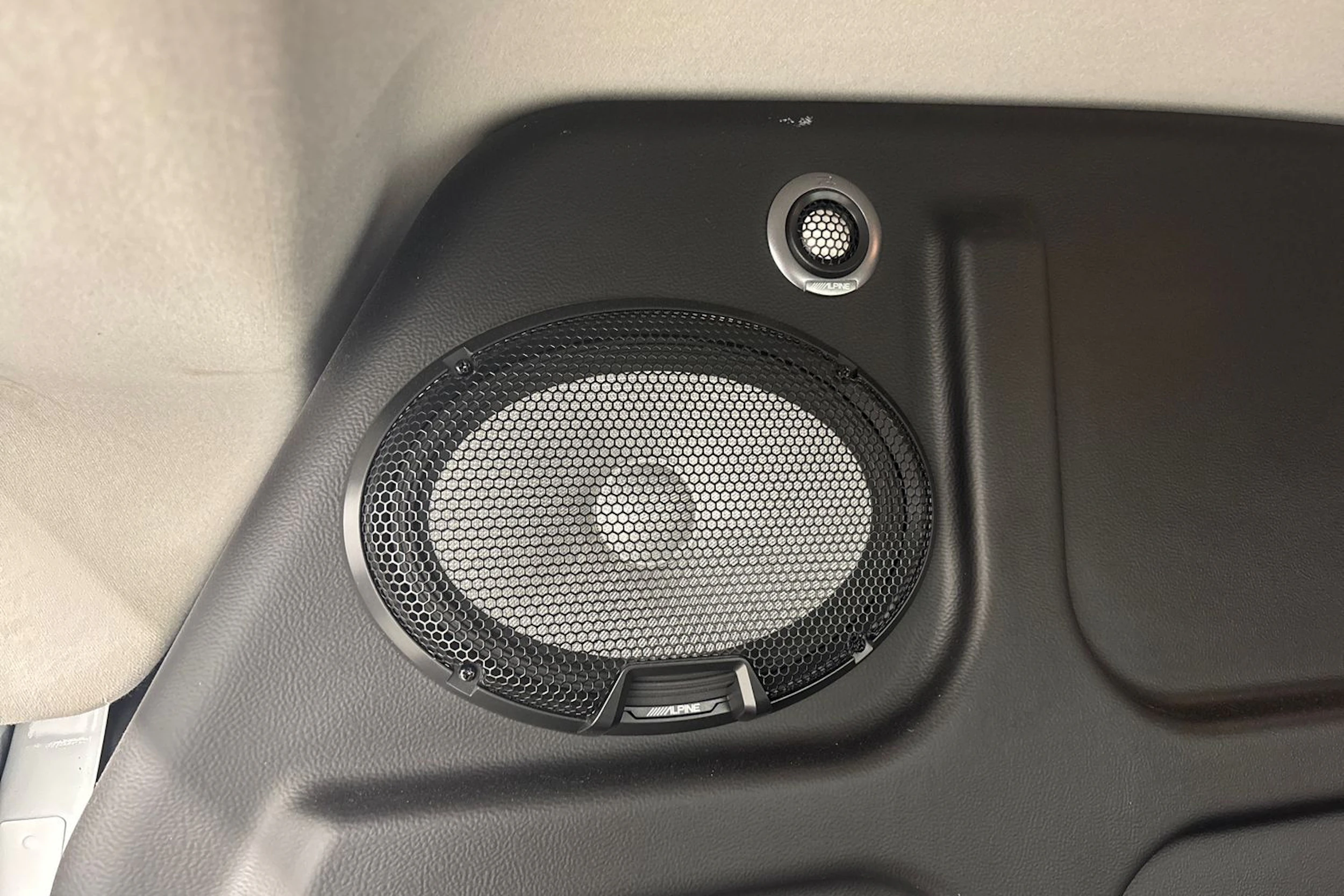valkoinen Ford Transit 2016 kuva 25.