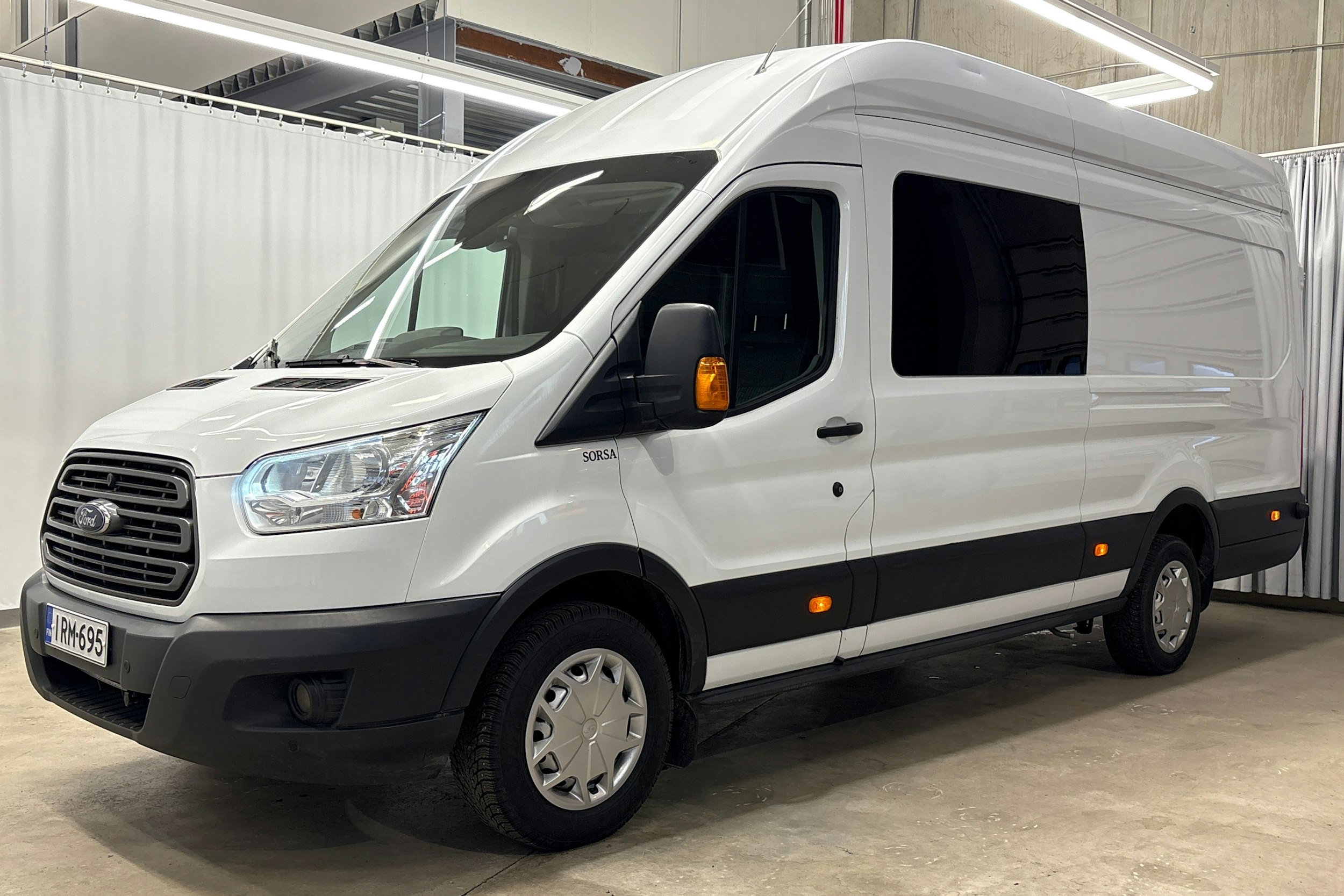 valkoinen Ford Transit 2016 kuva 10.
