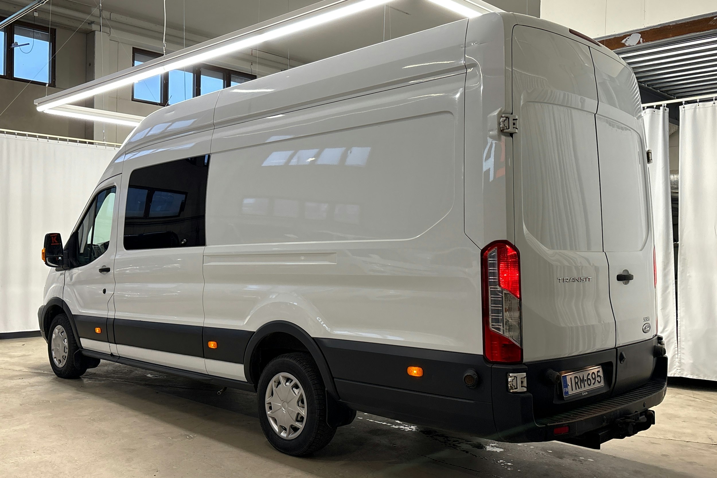 valkoinen Ford Transit 2016 kuva 11.