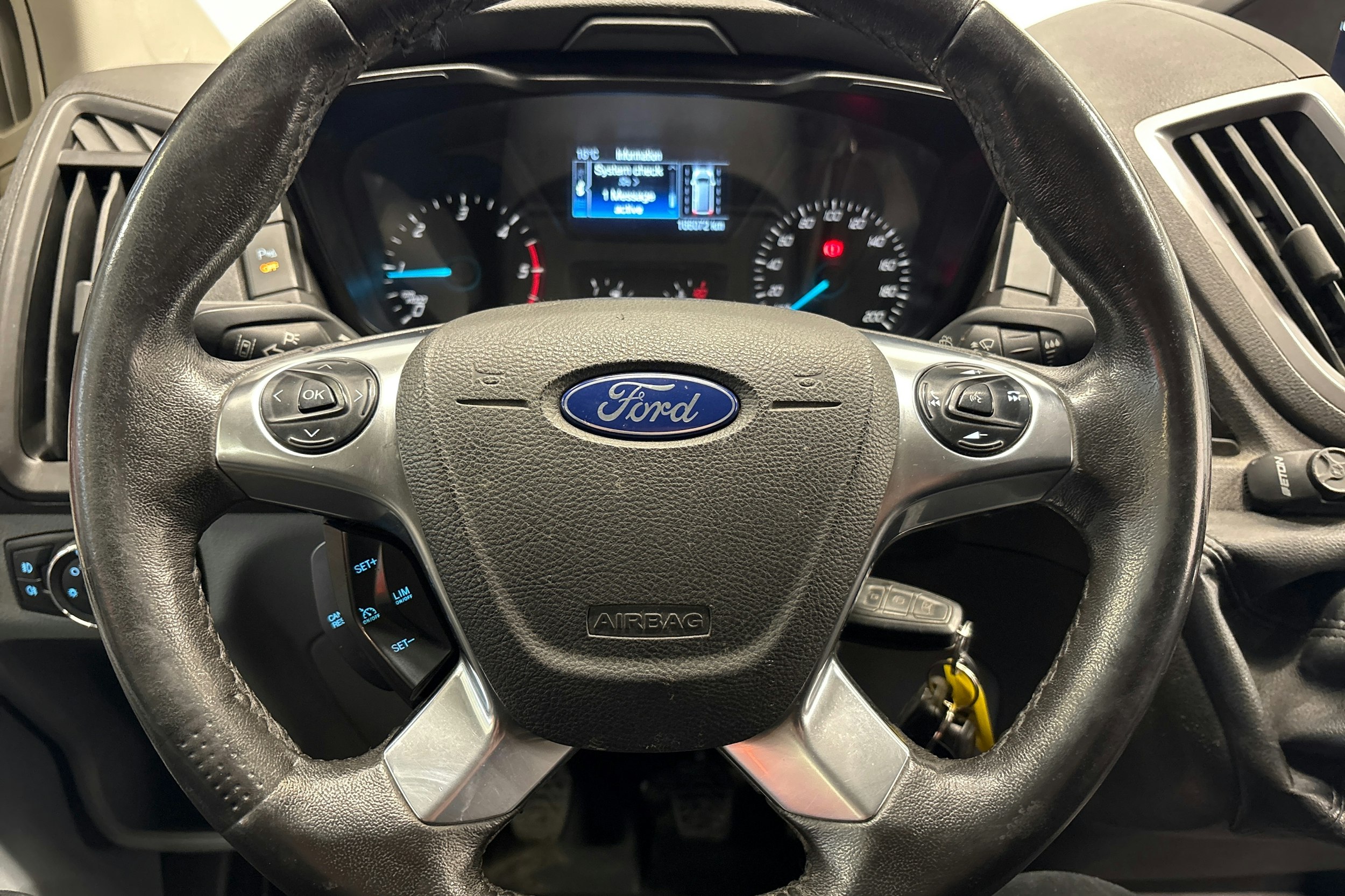 valkoinen Ford Transit 2016 kuva 15.