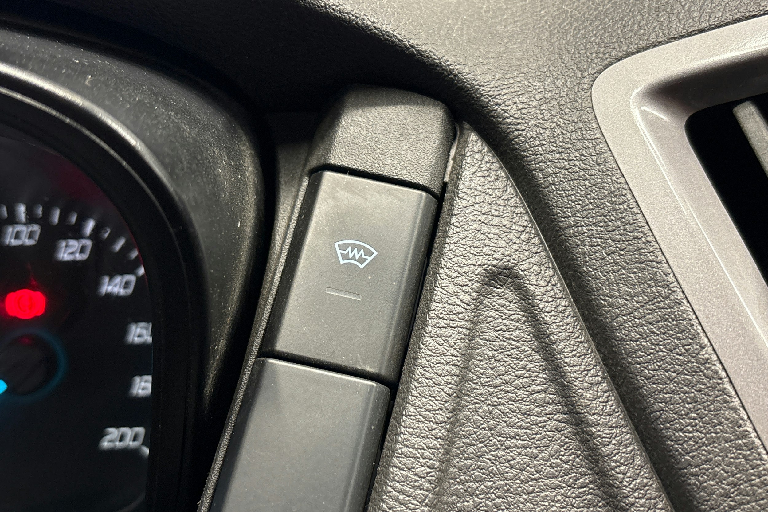 valkoinen Ford Transit 2016 kuva 19.