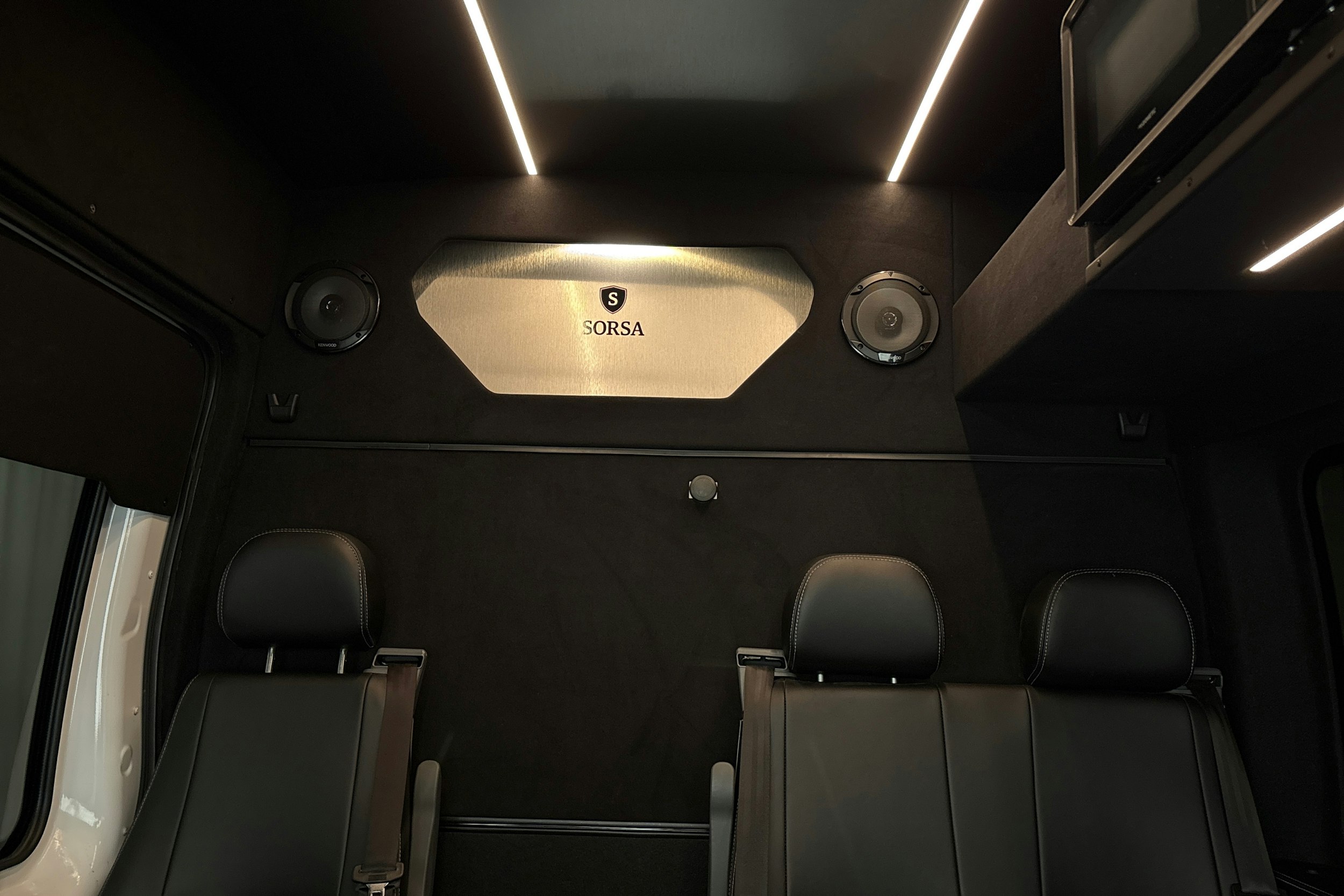 valkoinen Ford Transit 2016 kuva 22.