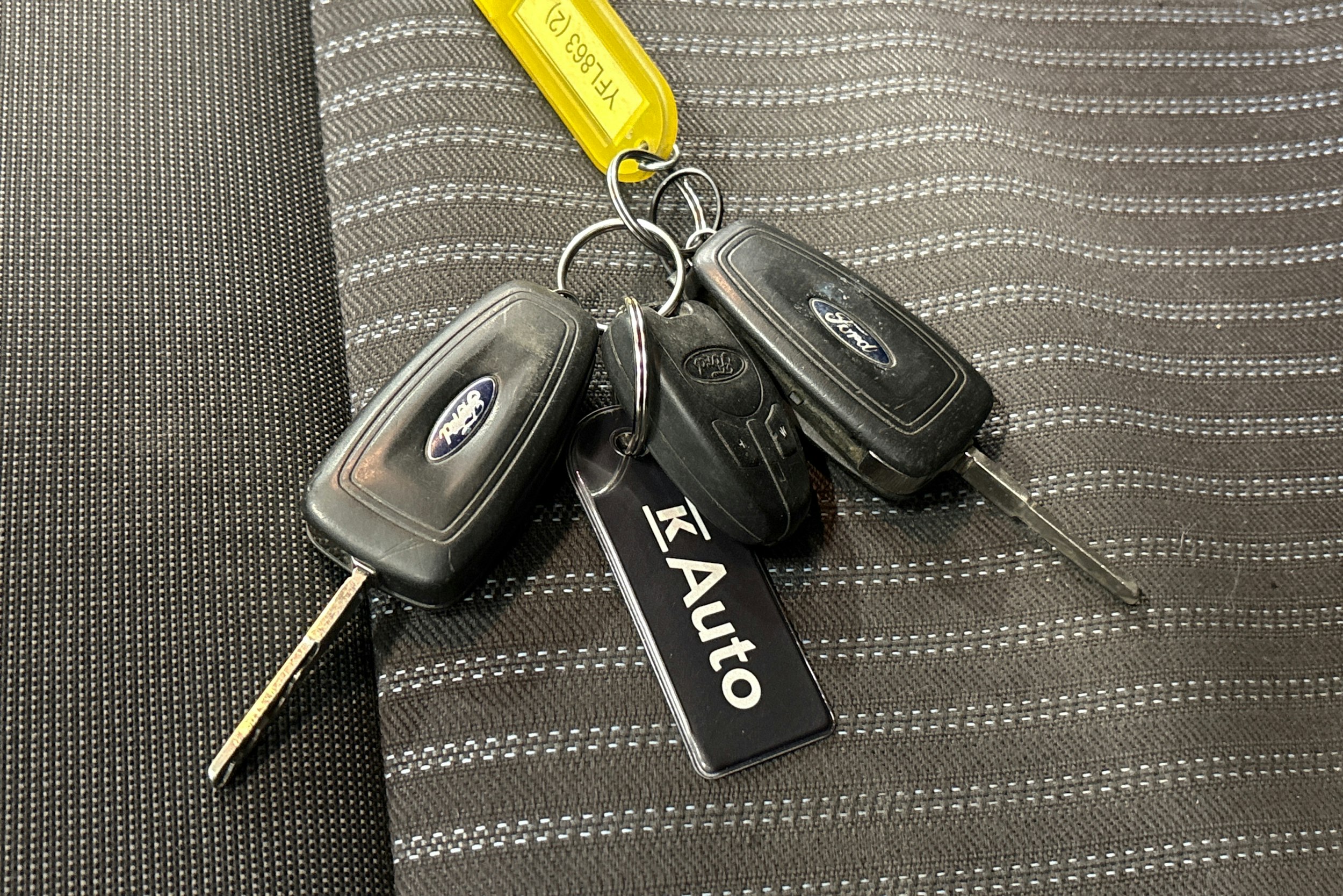 valkoinen Ford Transit 2016 kuva 27.