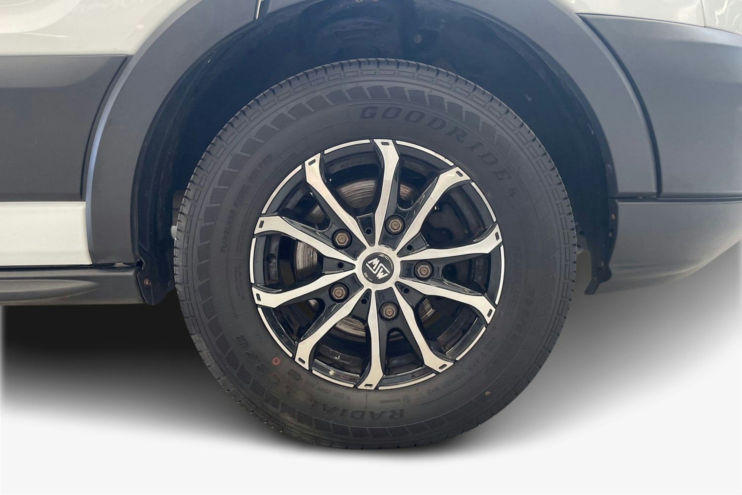 valkoinen Ford Transit 2016 kuva 9.