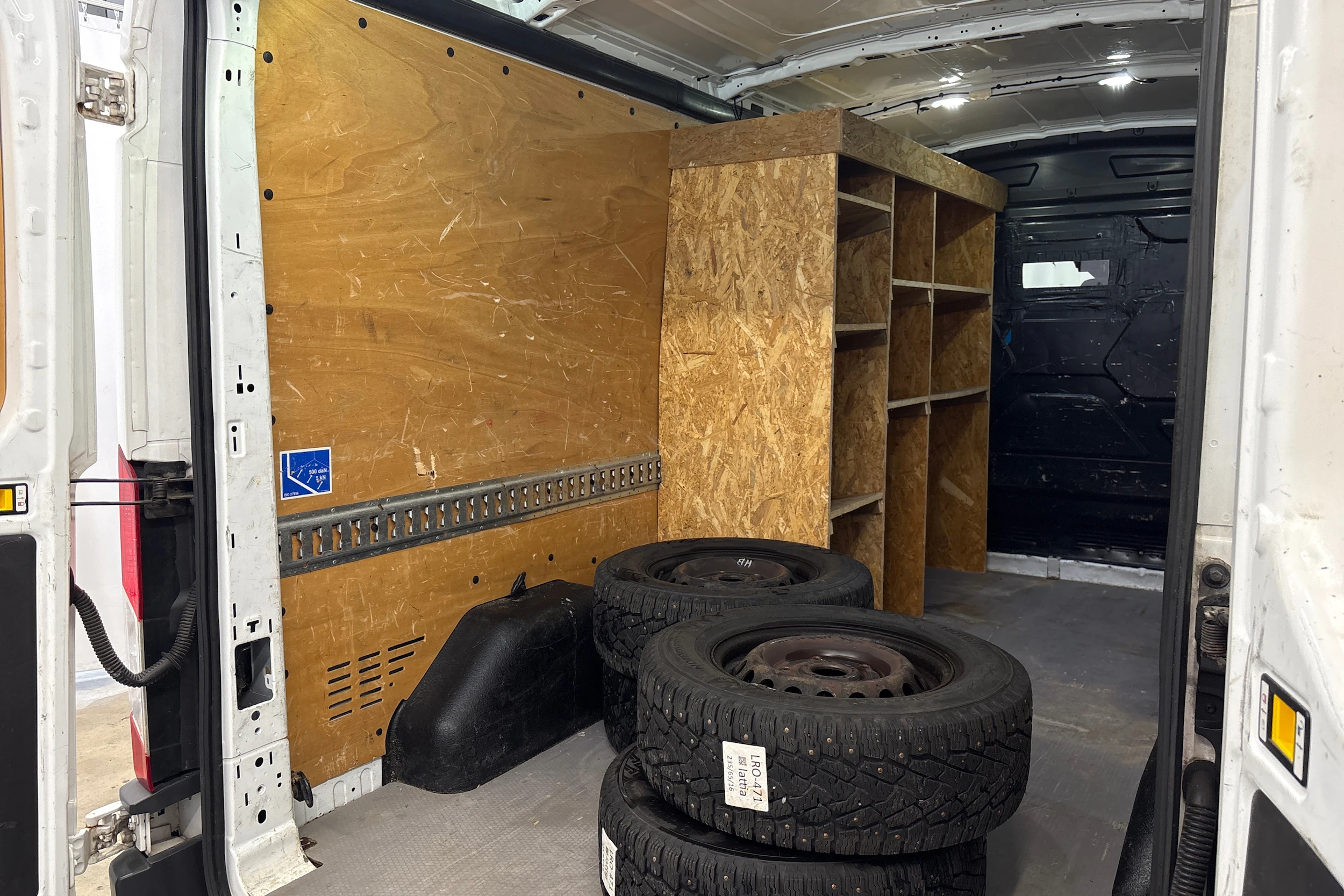valkoinen Ford Transit 2016 kuva 10.
