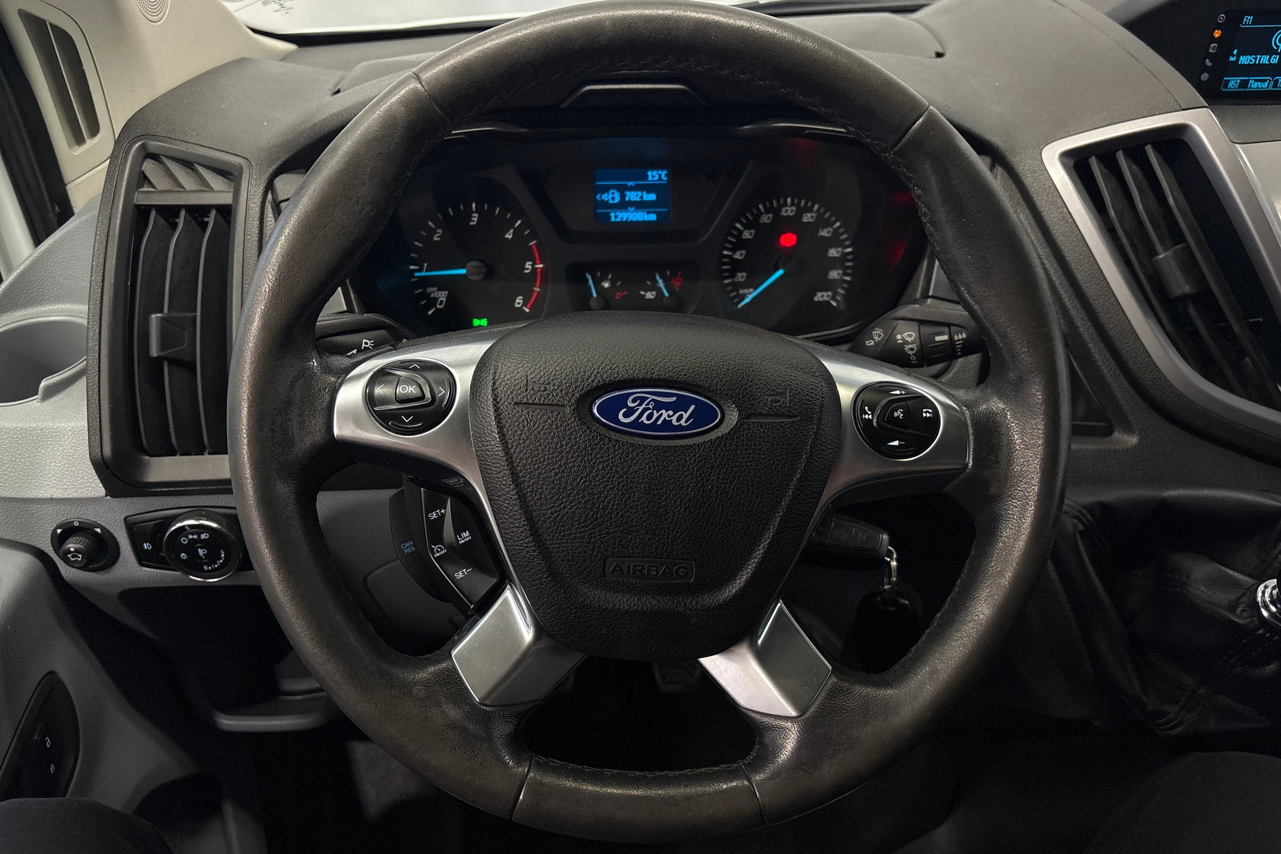 valkoinen Ford Transit 2016 kuva 16.