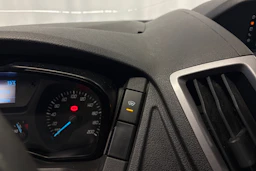 valkoinen Ford Transit 2016 kuva 18.