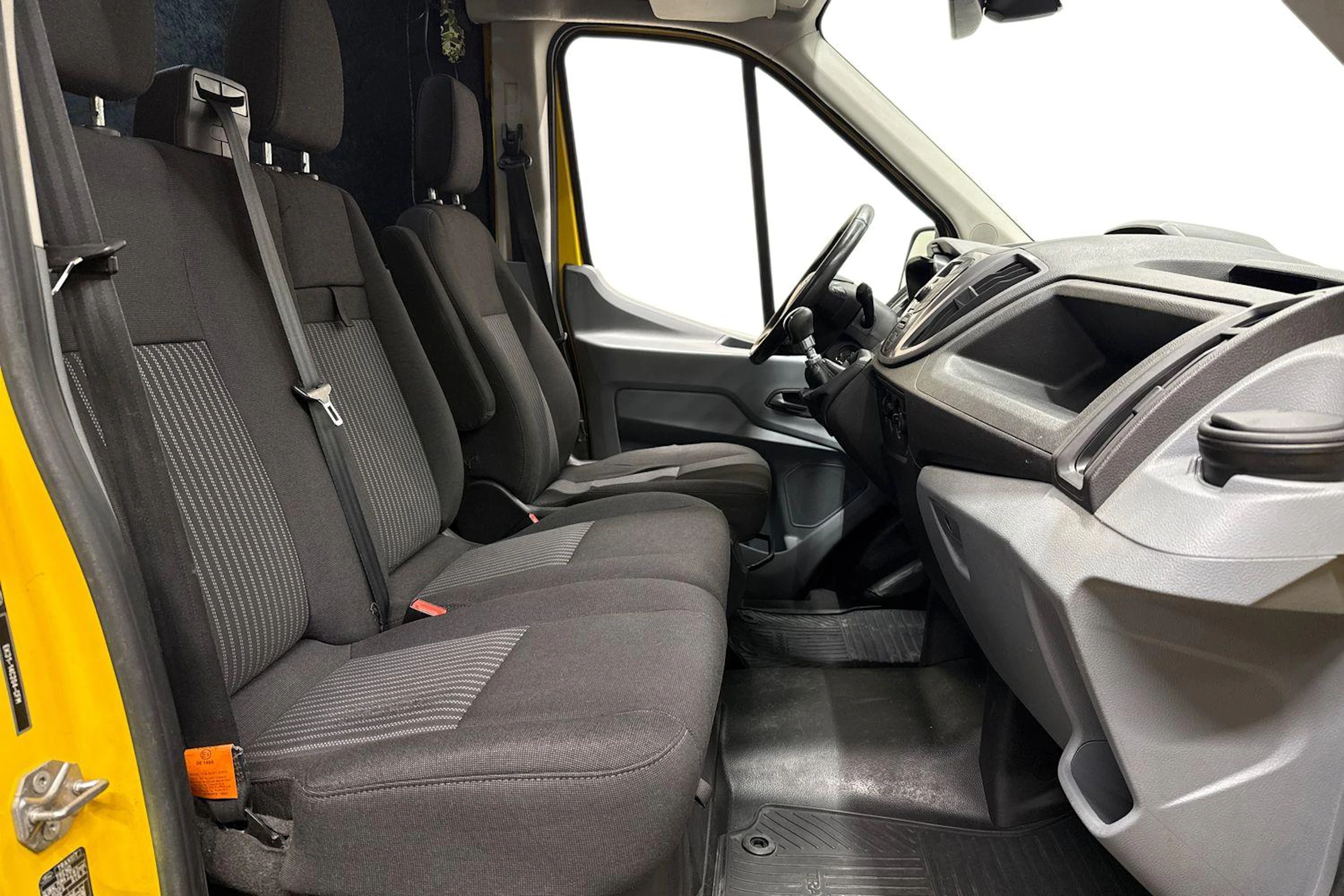 keltainen Ford Transit 2016 kuva 11.