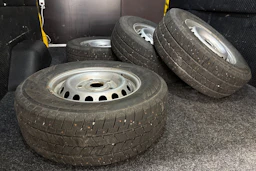 keltainen Ford Transit 2016 kuva 17.