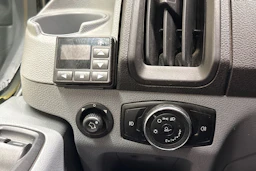 keltainen Ford Transit 2016 kuva 21.