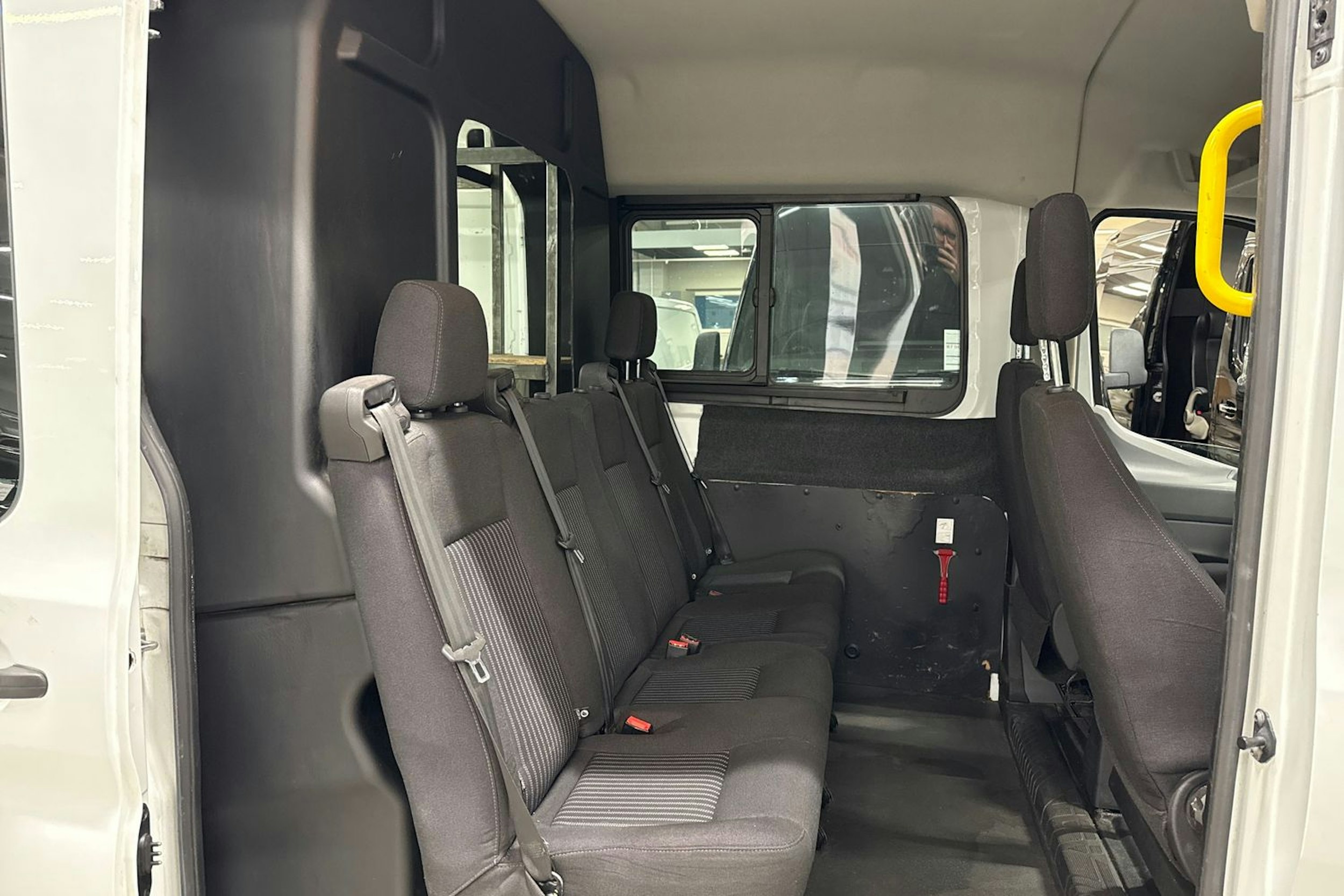 valkoinen Ford Transit 2016 kuva 10.