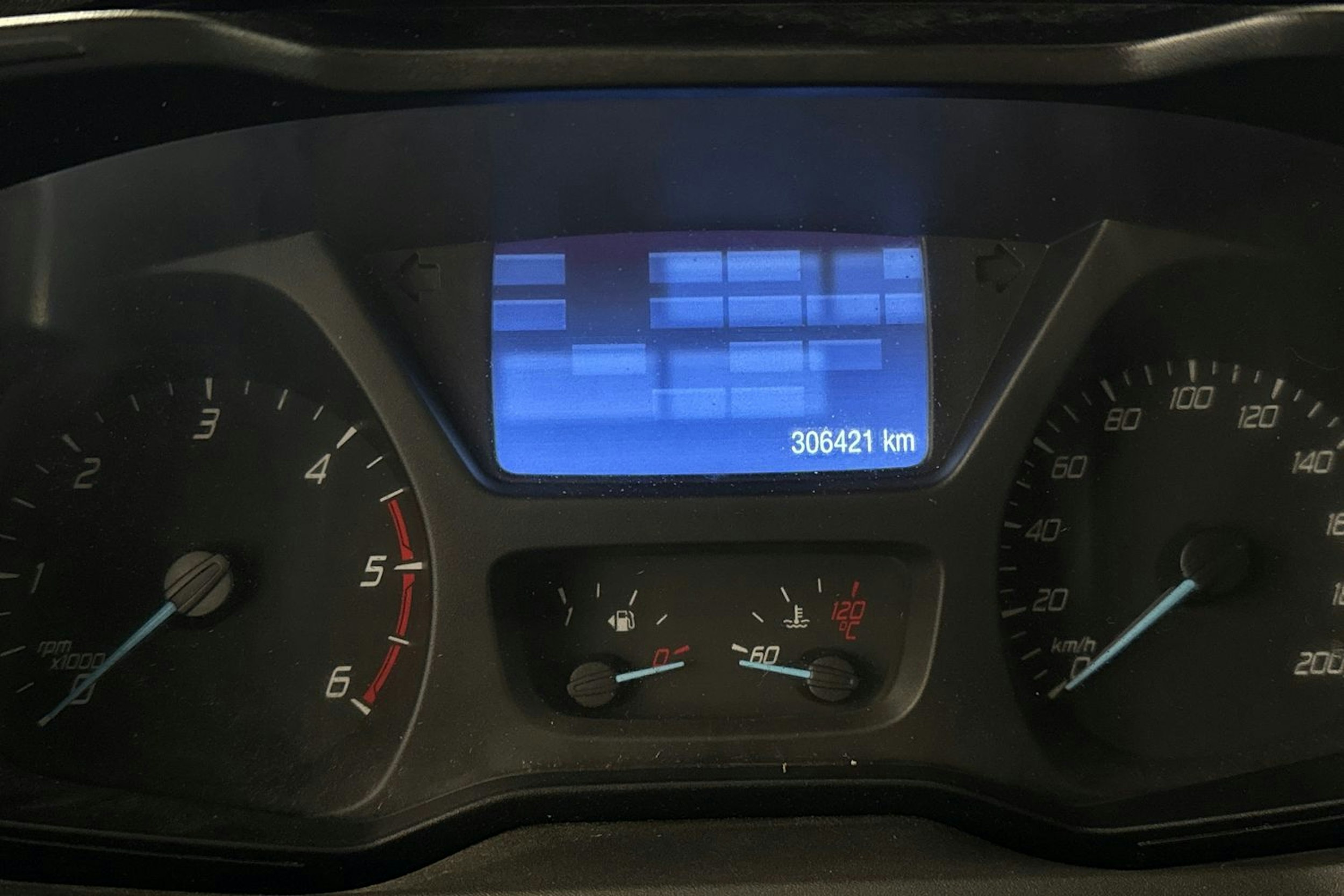 valkoinen Ford Transit 2016 kuva 13.