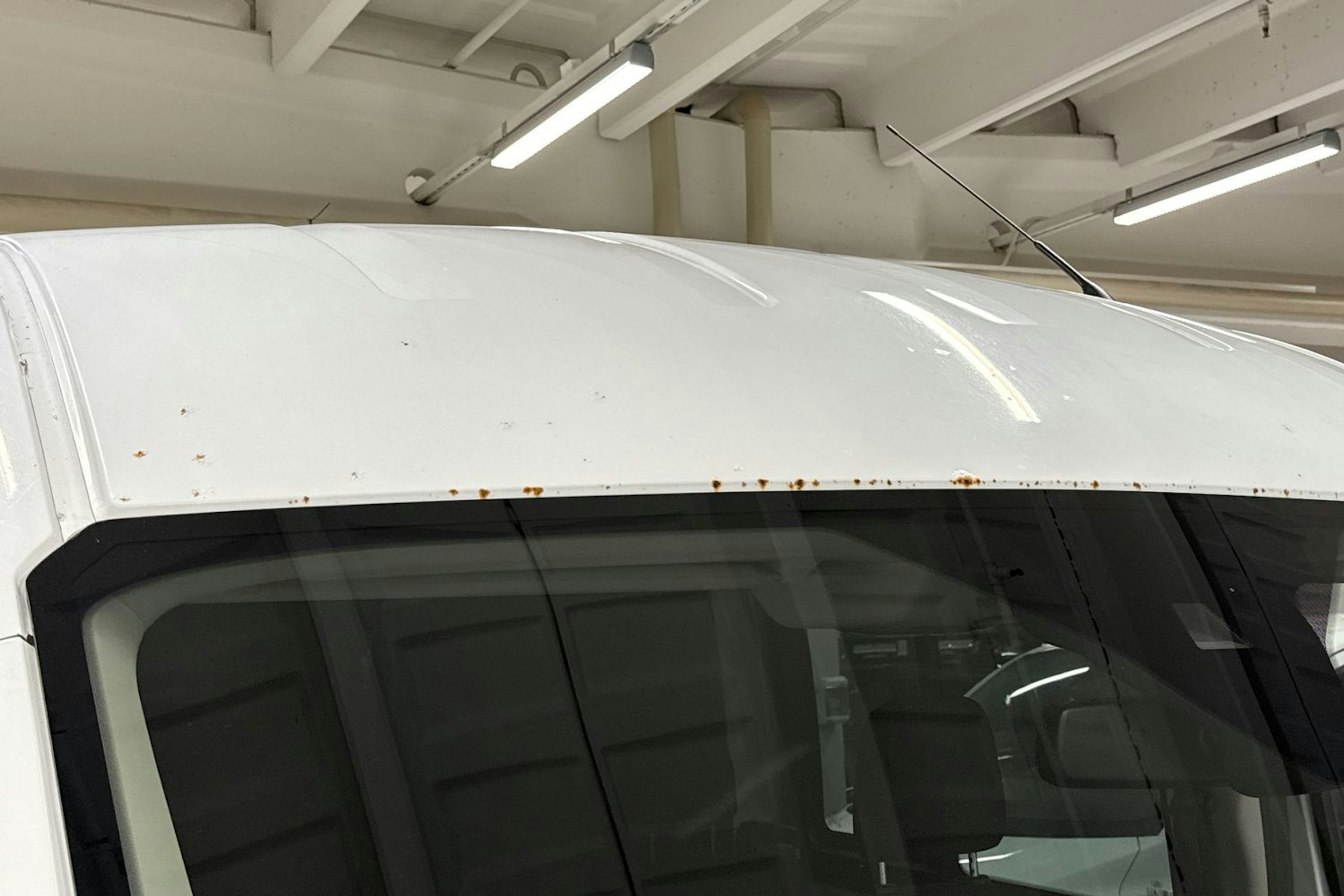 valkoinen Ford Transit 2016 kuva 29.