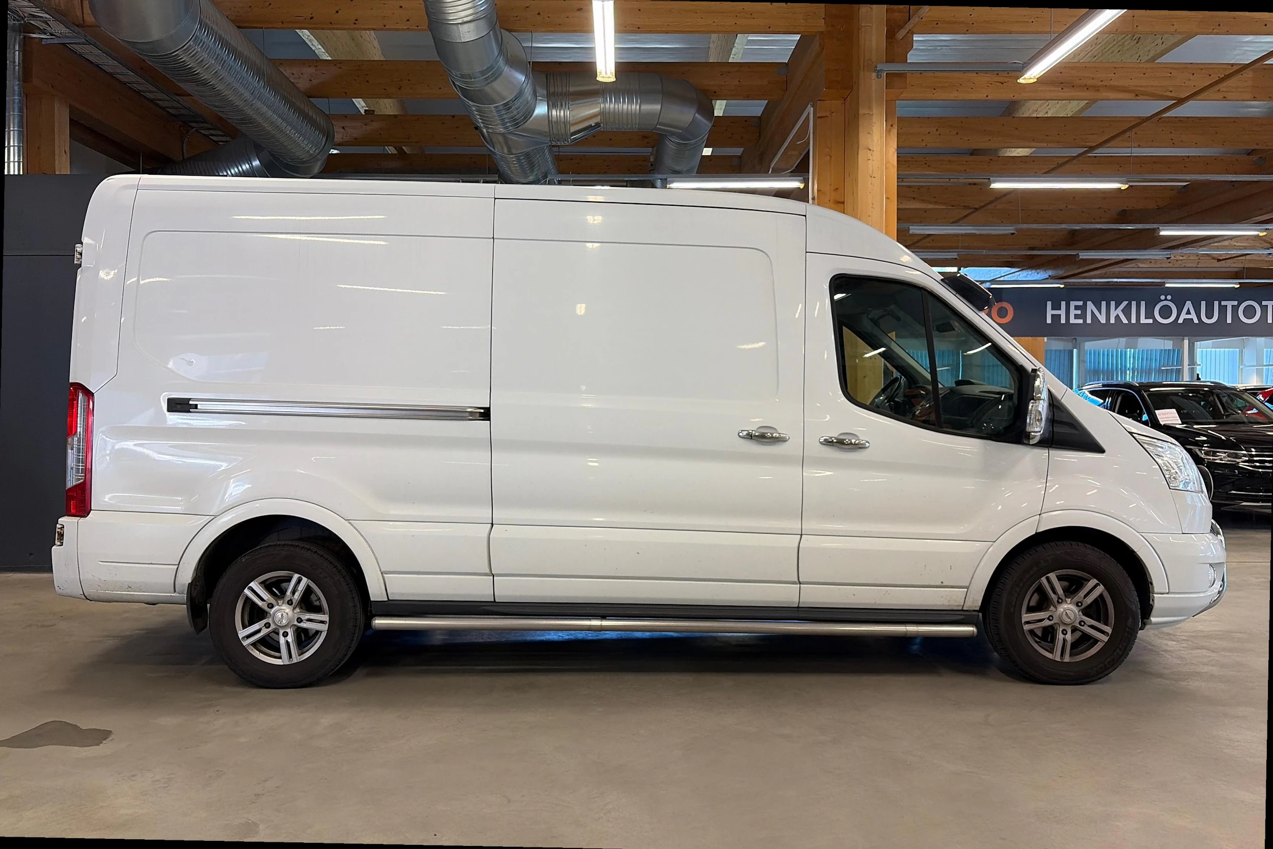valkoinen Ford Transit 2016 kuva 3.