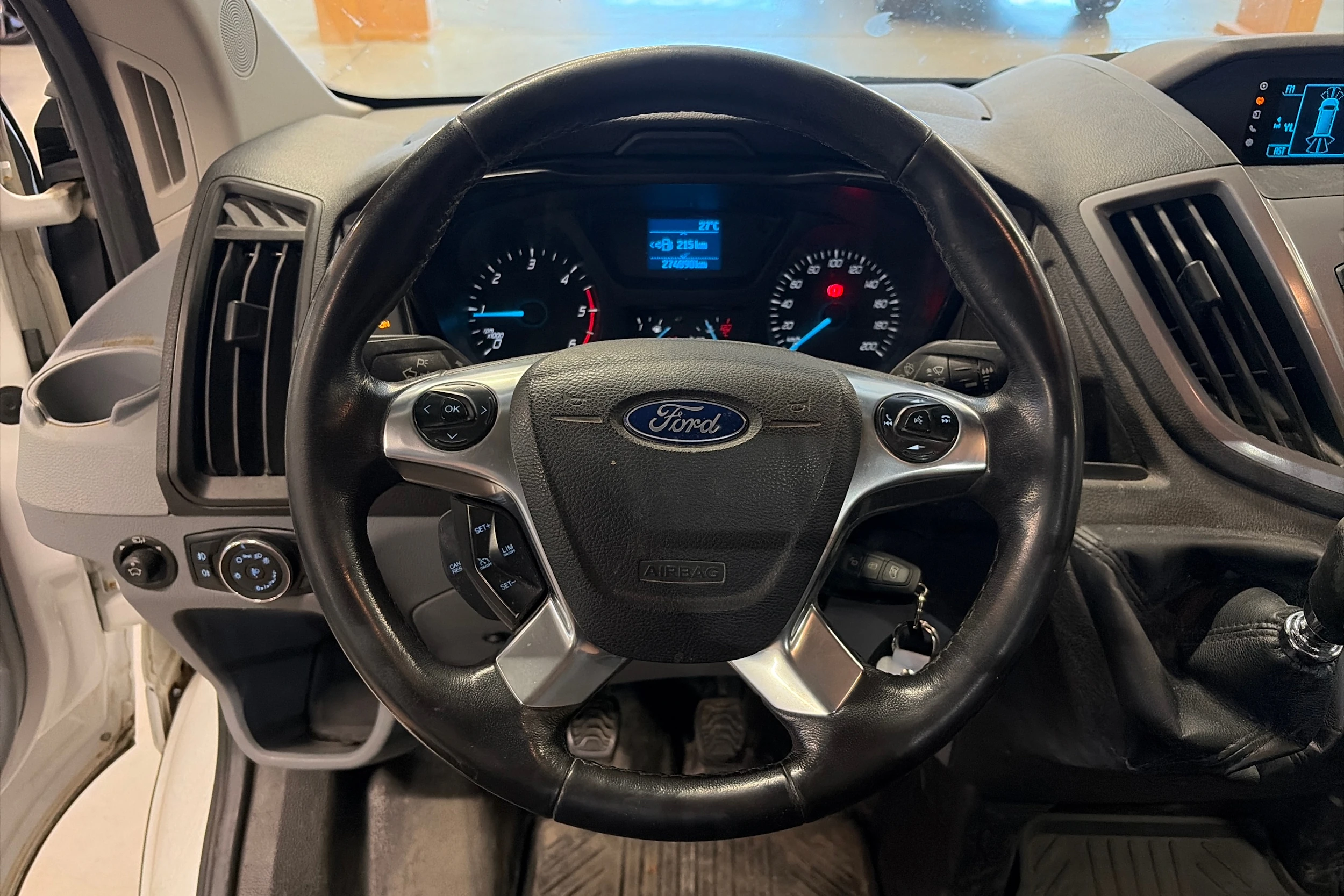 valkoinen Ford Transit 2016 kuva 5.