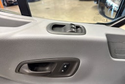 beige Ford Transit 2016 kuva 13.