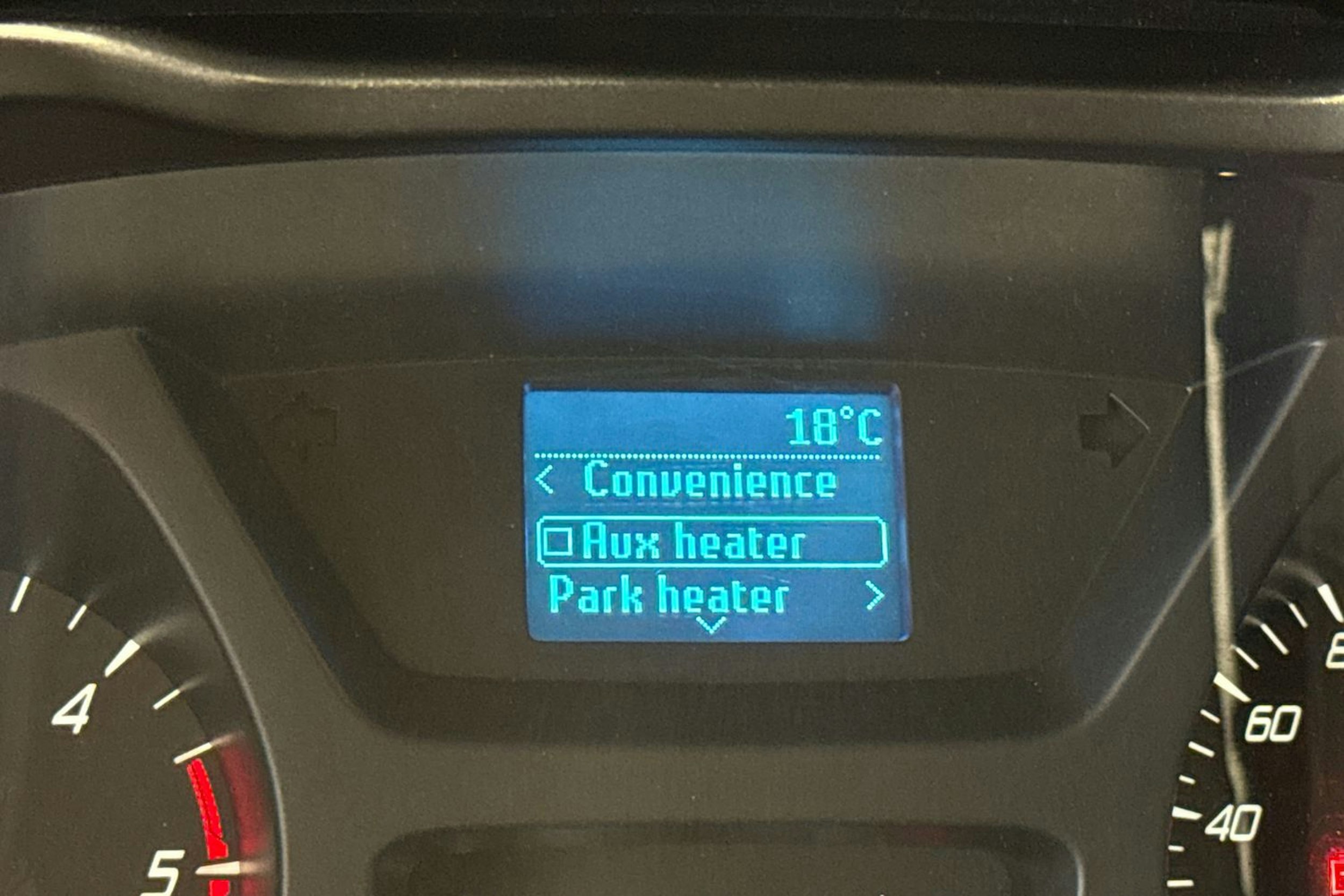 beige Ford Transit 2016 kuva 22.